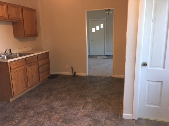 748 East Locust Street Canton, IL 61520 - Photo 7 of 25 Gallery Image 7