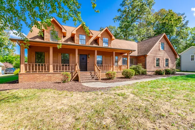 $477,000 | 427 Valleybrook Road, Hixson, TN 37343