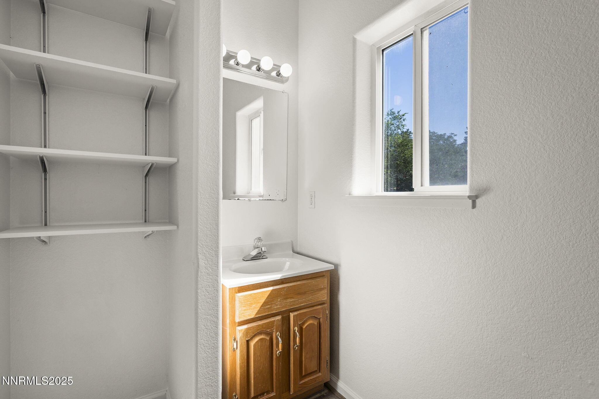 515 College Drive Reno, NV 89503 - Photo 12 of 25 a utility room with dryer and washer