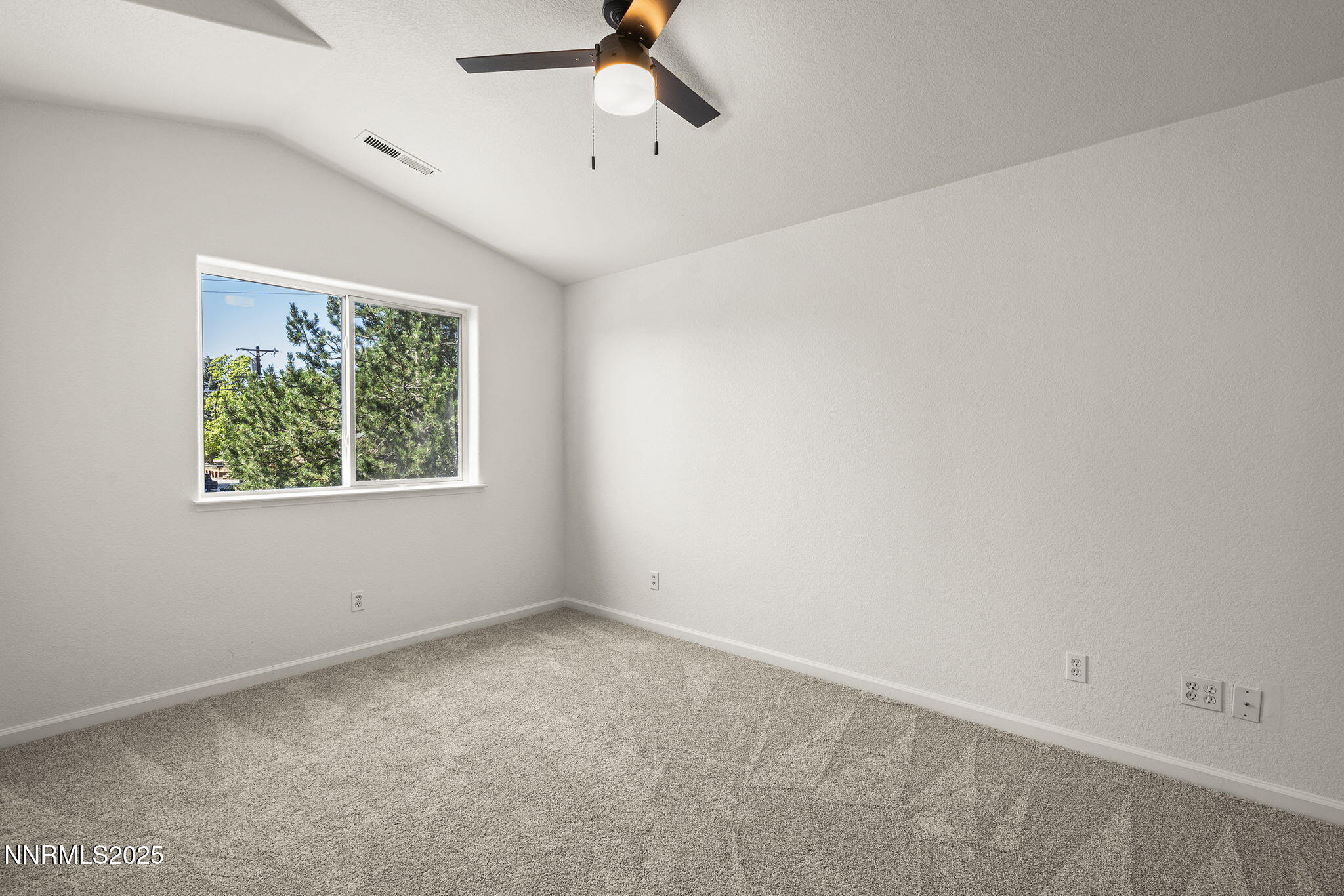 515 College Drive Reno, NV 89503 - Photo 13 of 25 an empty room with a window