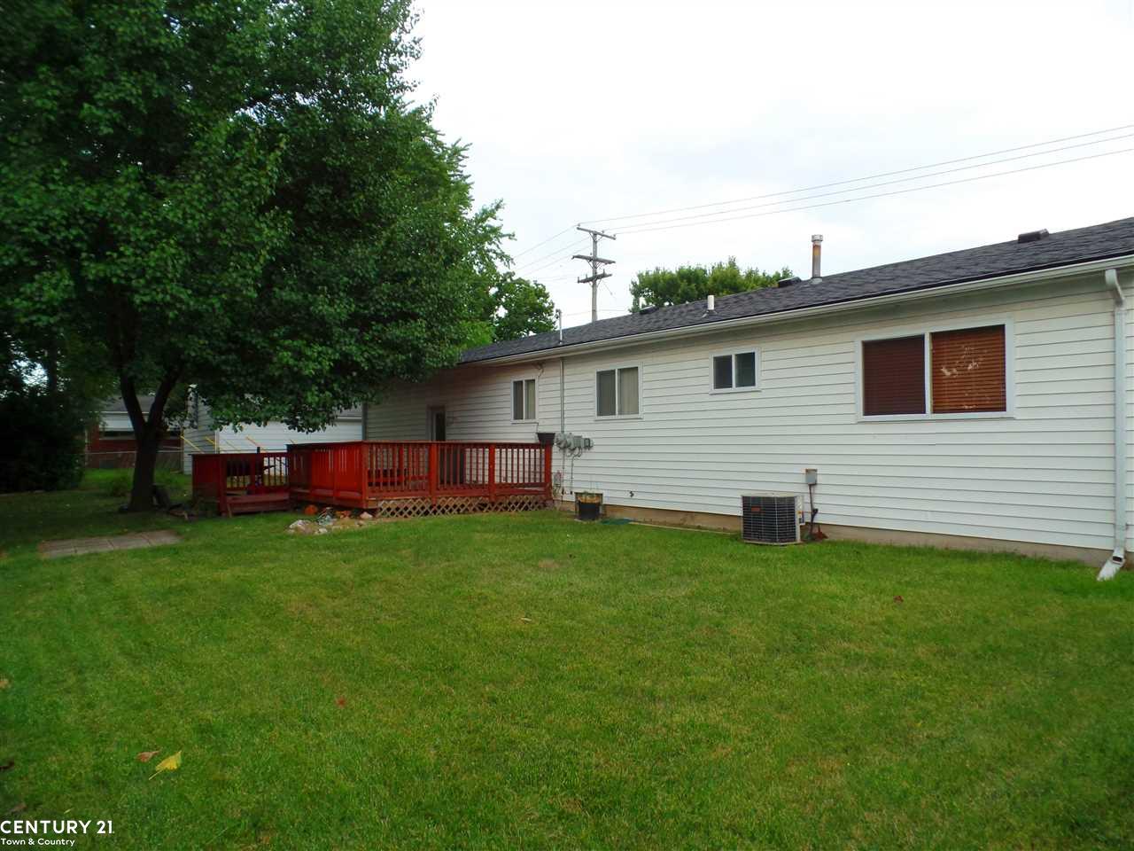 27051 Kelly Road Roseville, MI 48066 - Photo 3 of 21