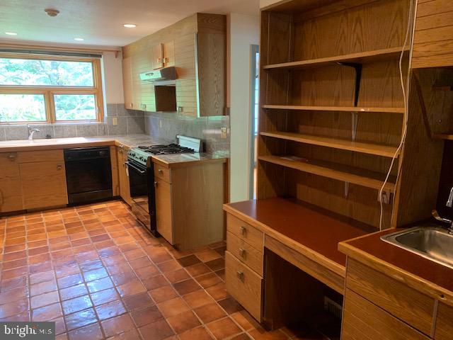 40 Hunters Lane Devon, PA 19333 - Photo 14 of 26 kitchen