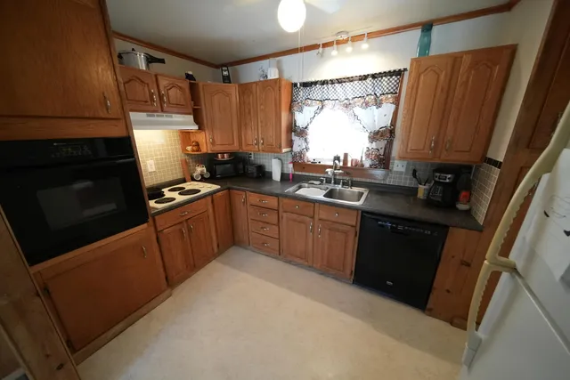 $170,000 | 23 Wilson Avenue, Houlton, ME 04730