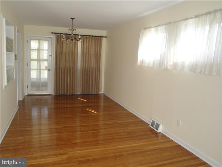 327 Sheffield Road Cherry Hill, NJ 08034 - Photo 4 of 23 Dining Room