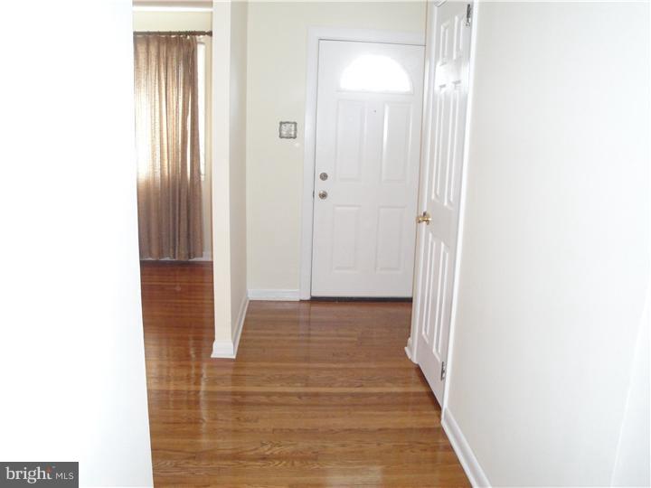 327 Sheffield Road Cherry Hill, NJ 08034 - Photo 10 of 23 Foyer