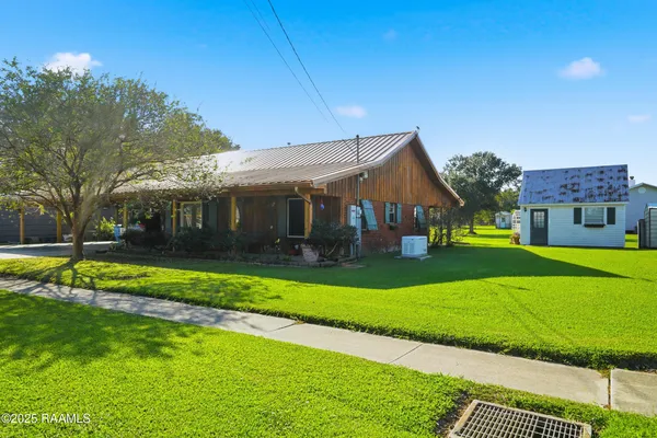 $216,500 | 160 Darwin Road, Franklin, LA 70538