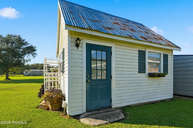 $218,000 | 160 Darwin Road, Franklin, LA 70538