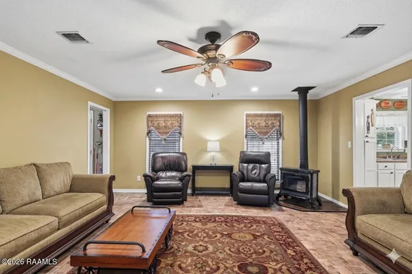 $216,500 | 160 Darwin Road, Franklin, LA 70538