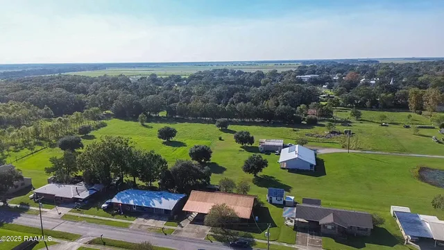 $218,000 | 160 Darwin Road, Franklin, LA 70538