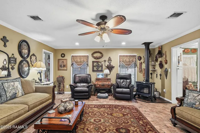 $218,000 | 160 Darwin Road, Franklin, LA 70538