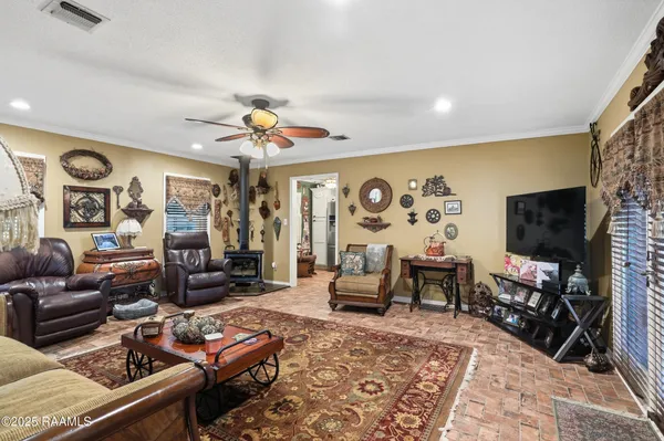 $216,500 | 160 Darwin Road, Franklin, LA 70538