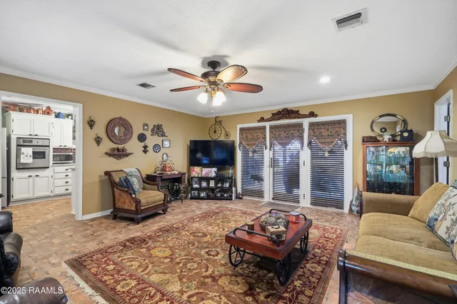 $218,000 | 160 Darwin Road, Franklin, LA 70538