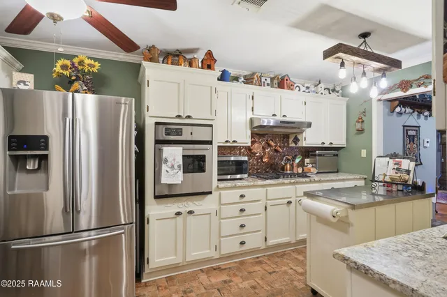 $218,000 | 160 Darwin Road, Franklin, LA 70538