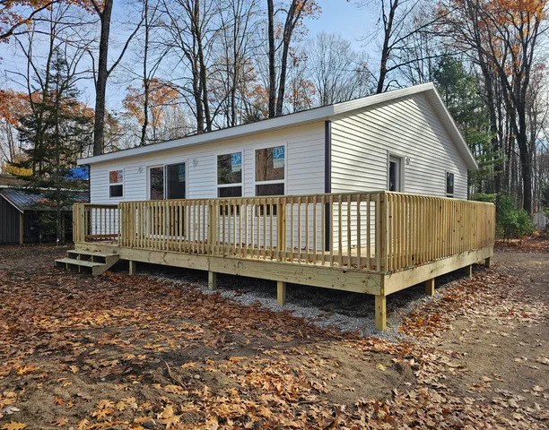$225,000 | 8478 Vista Drive, Newaygo, MI 49337