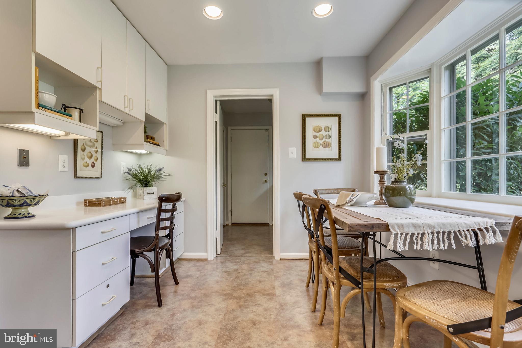 9017 Rouen Lane Potomac, MD 20854 - Photo 13 of 40 Table Space Kitchen