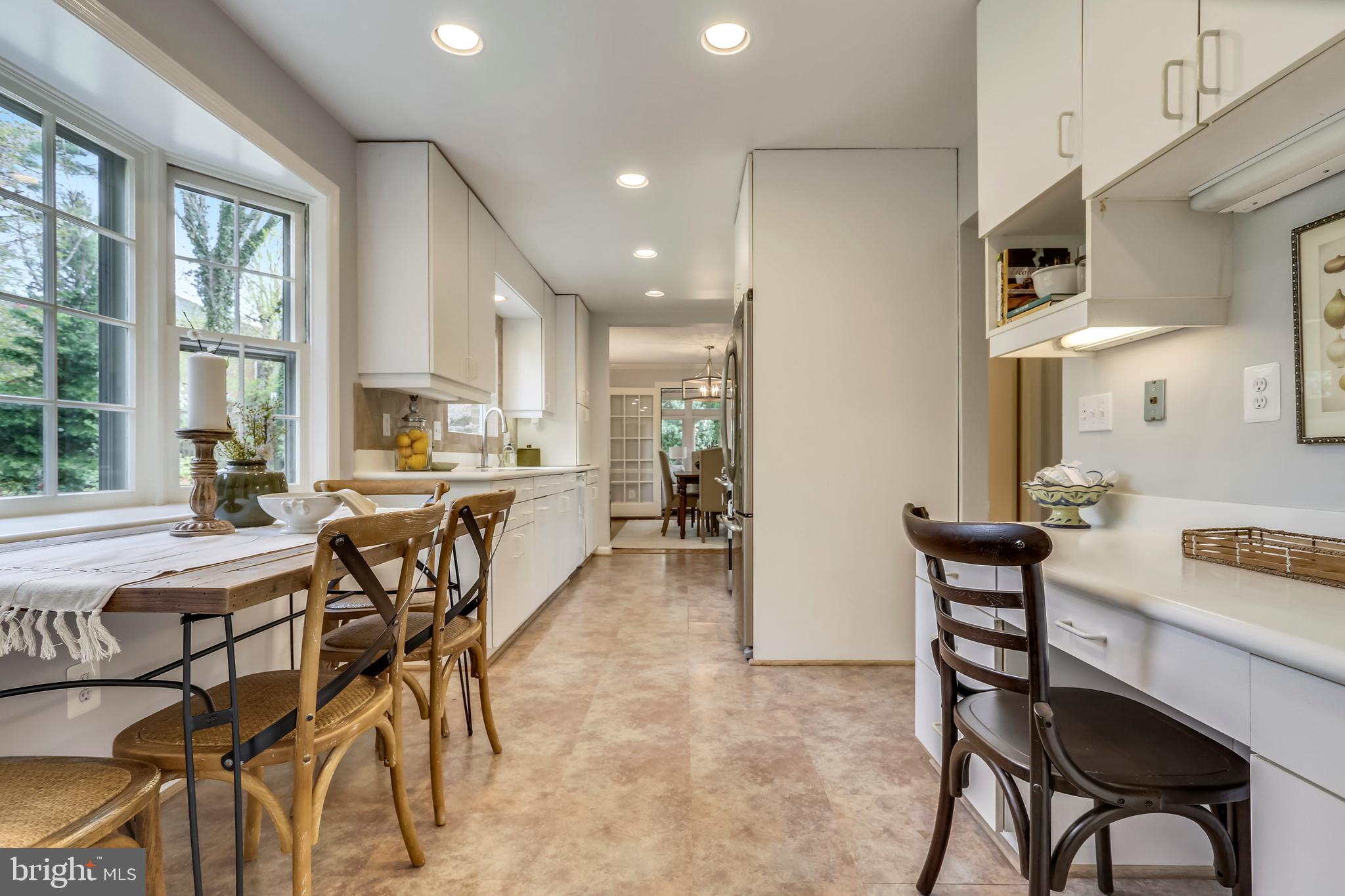 9017 Rouen Lane Potomac, MD 20854 - Photo 14 of 40 Table Space Kitchen