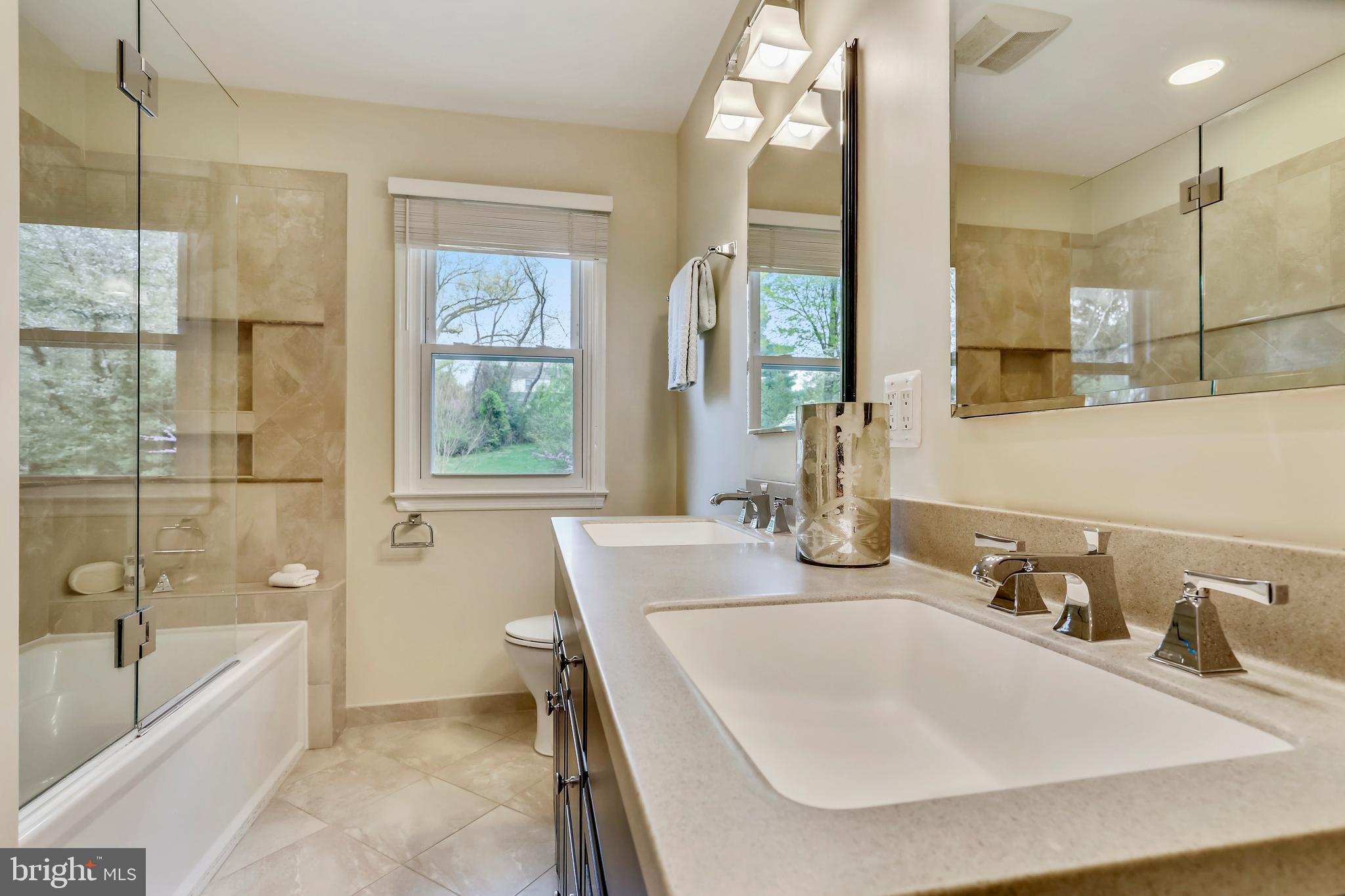 9017 Rouen Lane Potomac, MD 20854 - Photo 25 of 40 Full Hall Bath #2