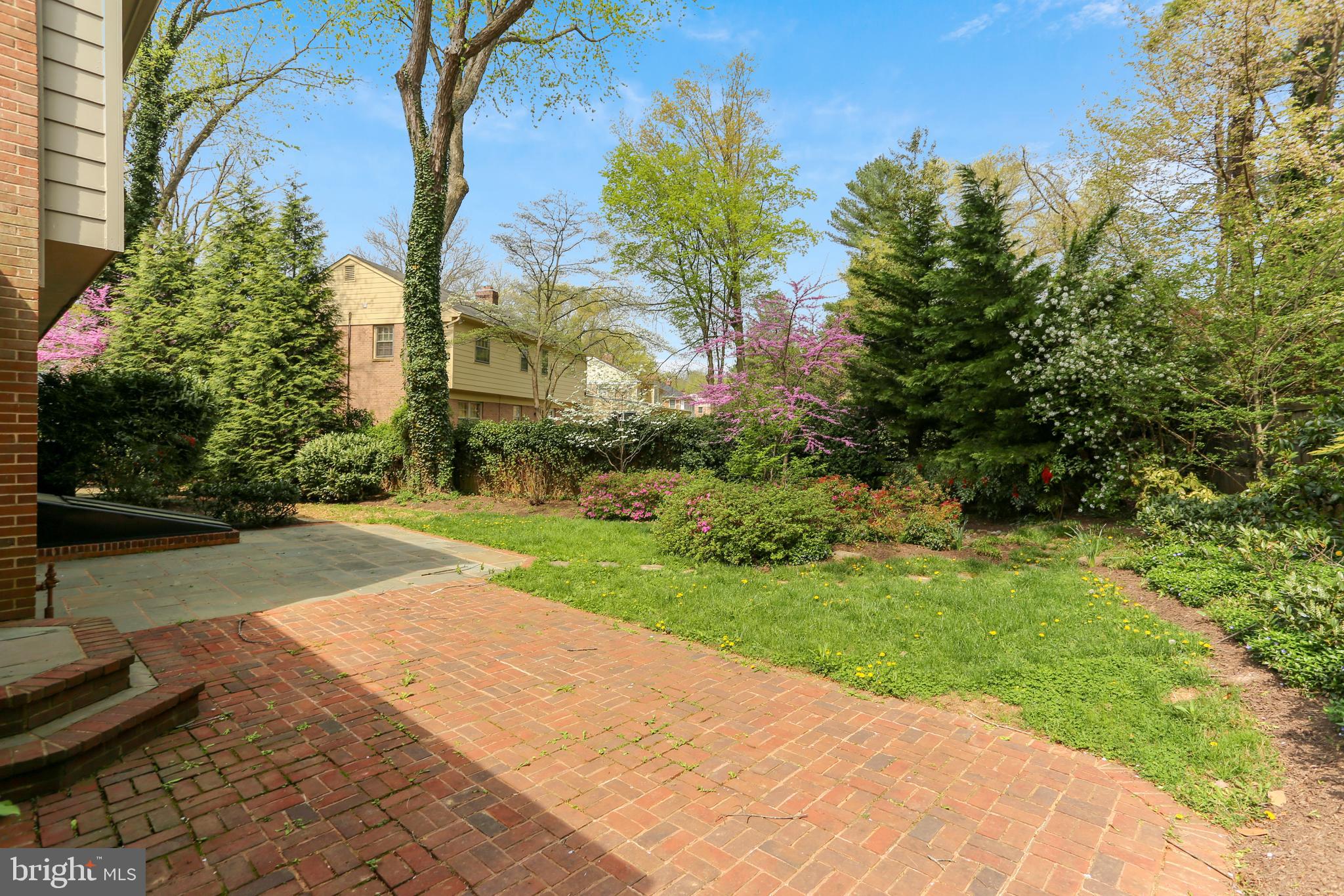9017 Rouen Lane Potomac, MD 20854 - Photo 35 of 40 Rear Patio