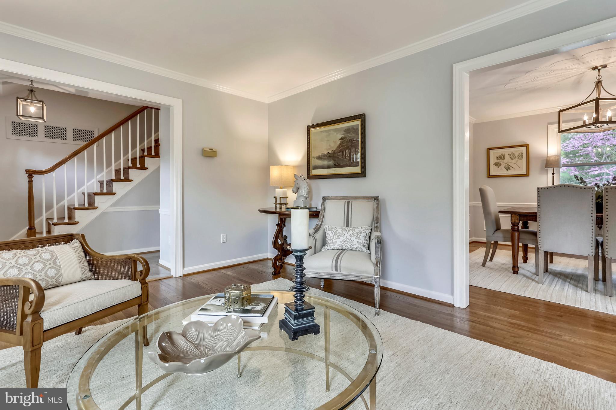9017 Rouen Lane Potomac, MD 20854 - Photo 5 of 40 Living Room
