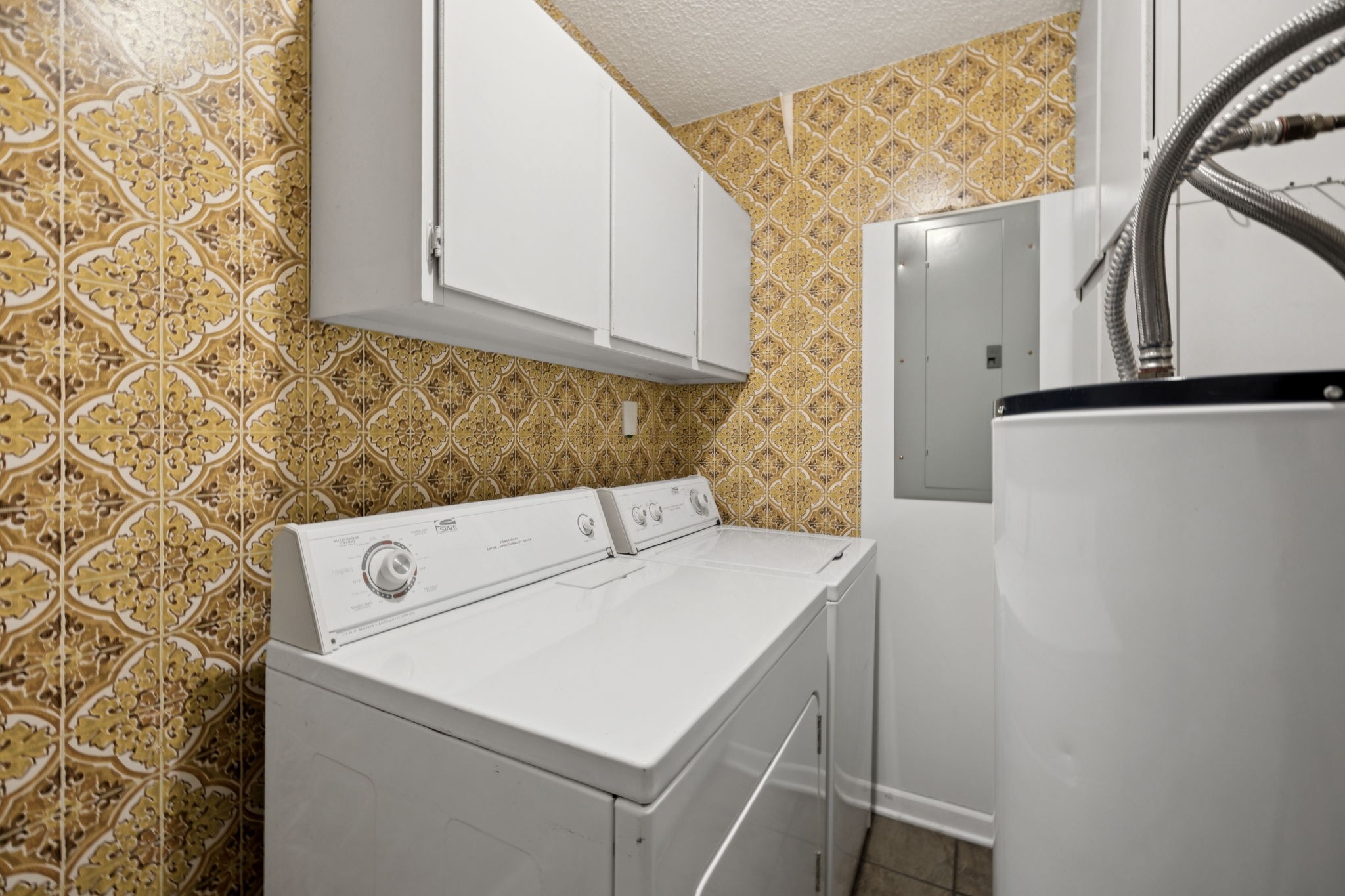 6031 Buckeye Valley Road Murfreesboro, TN 37129 - Photo 22 of 47 a utility room with dryer and washer