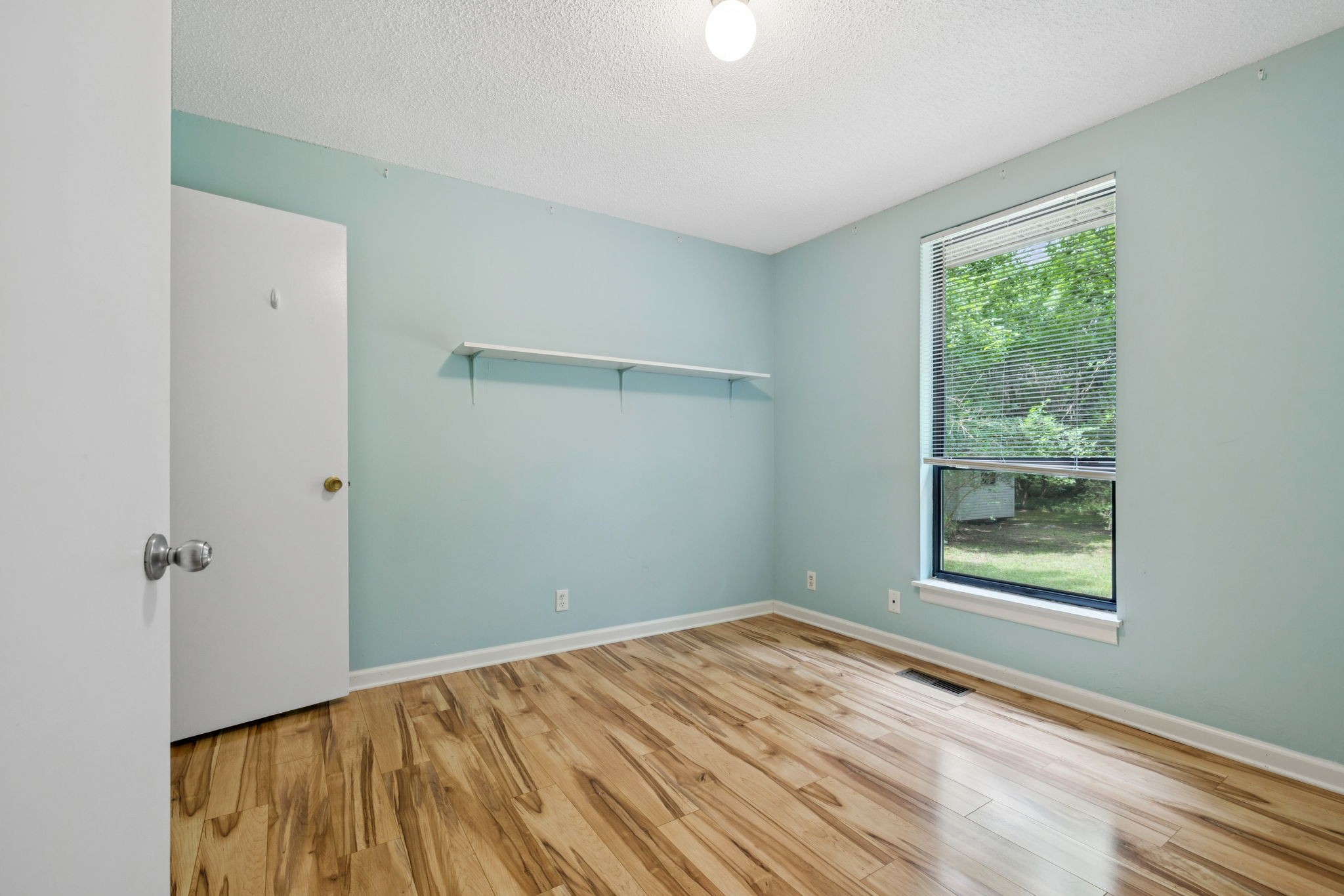 6031 Buckeye Valley Road Murfreesboro, TN 37129 - Photo 29 of 47 an empty room with a window