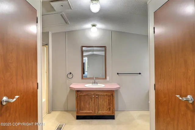 $79,800 | 205 Oak Run Lane, Stroudsburg, PA 18360