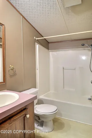 $79,800 | 205 Oak Run Lane, Stroudsburg, PA 18360