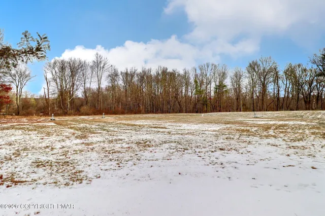 $79,800 | 205 Oak Run Lane, Stroudsburg, PA 18360