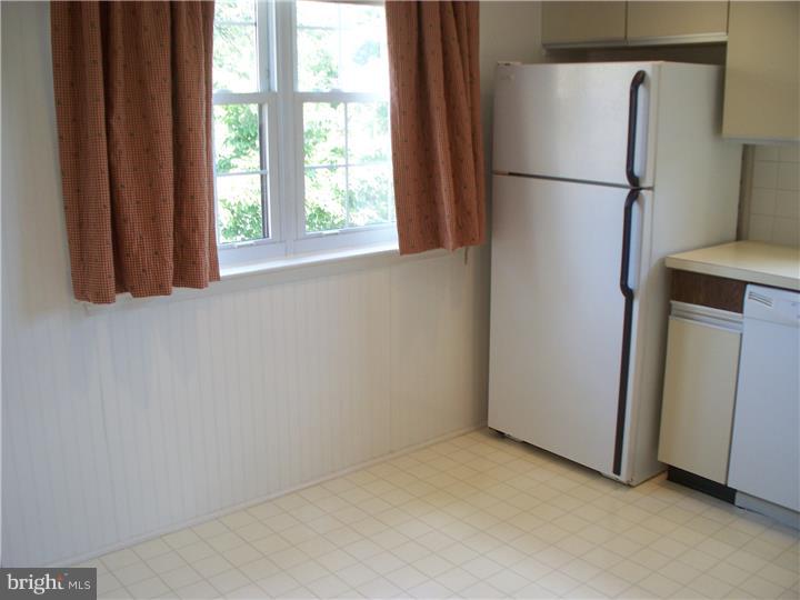 62 Rittenhouse Court, Unit 210 Chesterbrook, PA 19087 - Photo 6 of 12 Gallery Image 6
