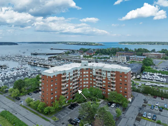 $298,500 | 148 Breakwater Drive, Unit 302, South Portland, ME 04106