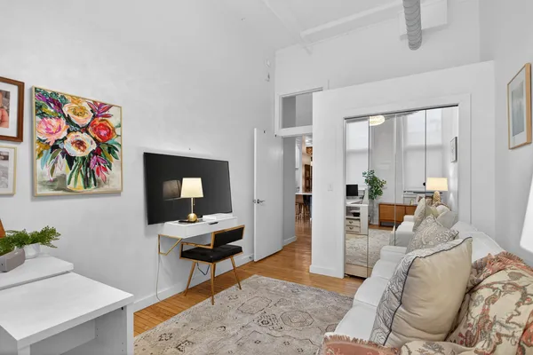 $279,900 | 109 West Washington Avenue, Unit 3, Jackson, MI 49201