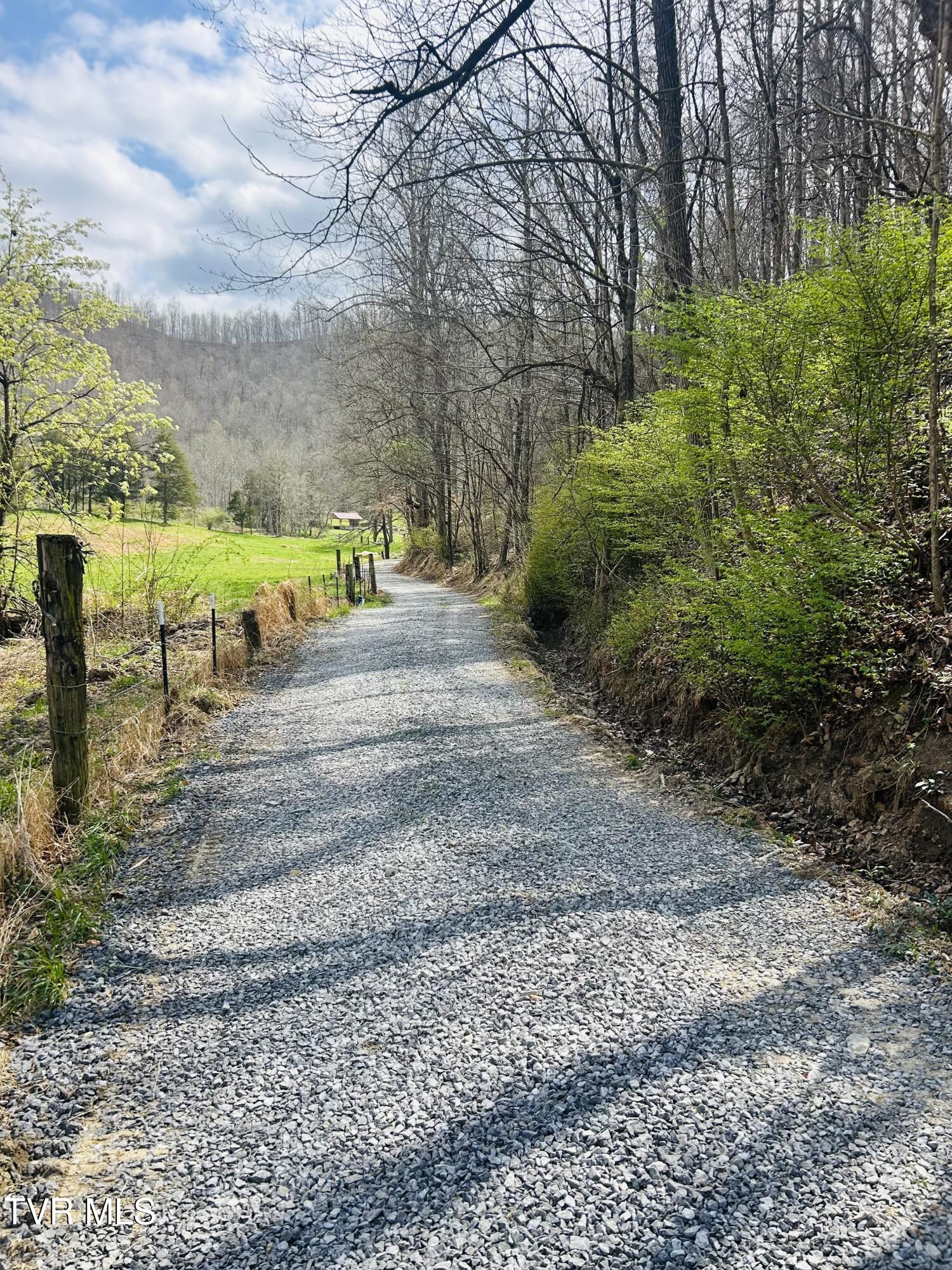 Tba Kingdom Road Duffield, VA 24244 - Photo 3 of 37 IMG_2945