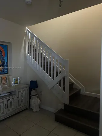 a view of entryway with a window