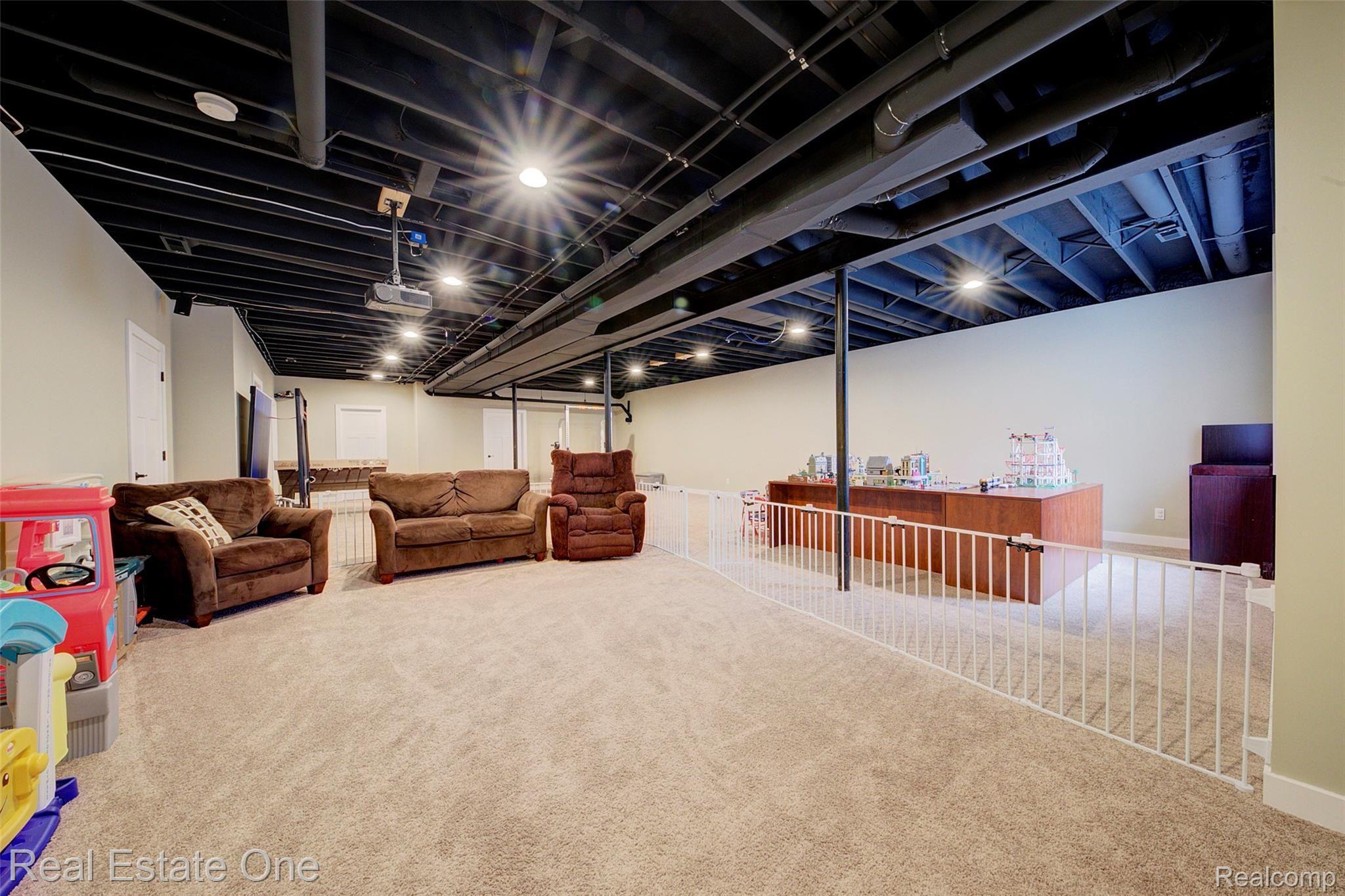 2746 Clivedon Road Howell, MI 48843 - Photo 49 of 61 4H8A6329_30_31.jpg