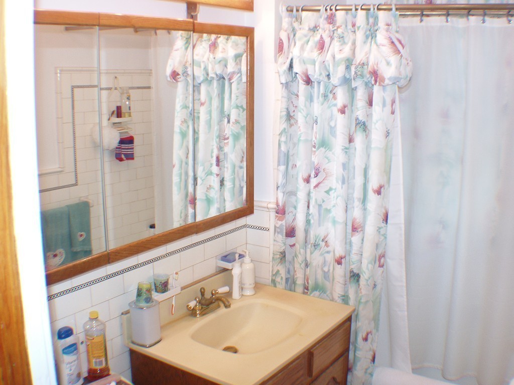 73 Governor Winthrop Road Somerville, MA 02145 - Photo 13 of 26 Gallery Image 13