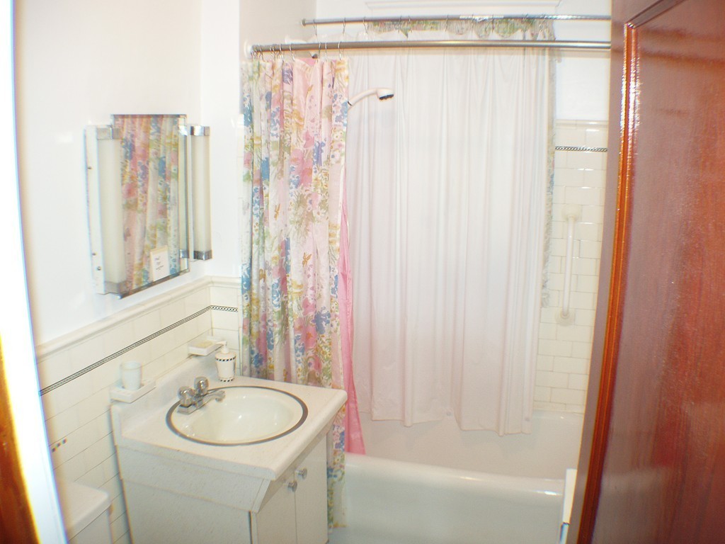 73 Governor Winthrop Road Somerville, MA 02145 - Photo 20 of 26 Gallery Image 20