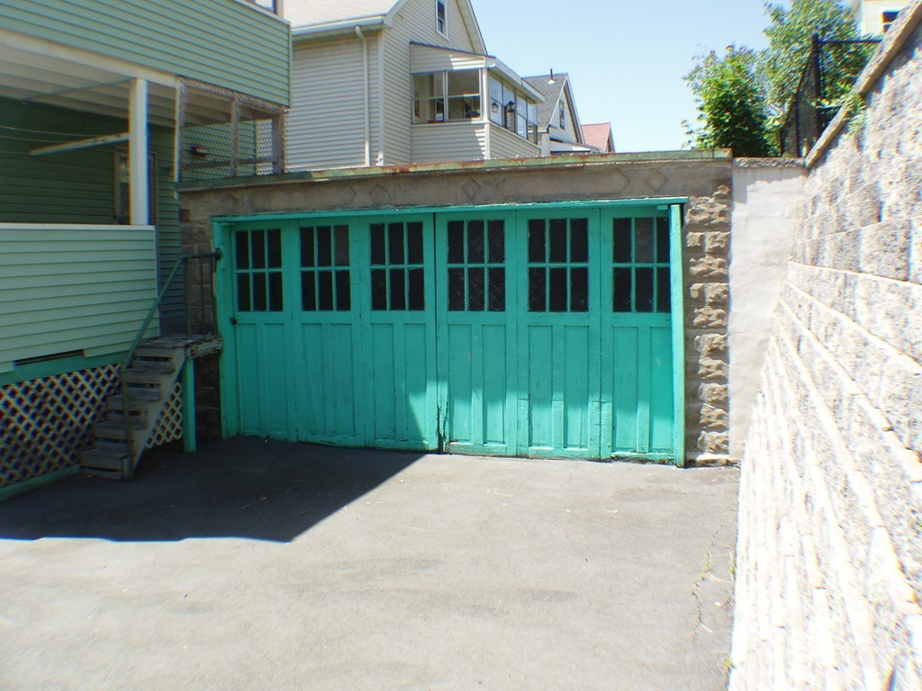 73 Governor Winthrop Road Somerville, MA 02145 - Photo 3 of 26 Gallery Image 3