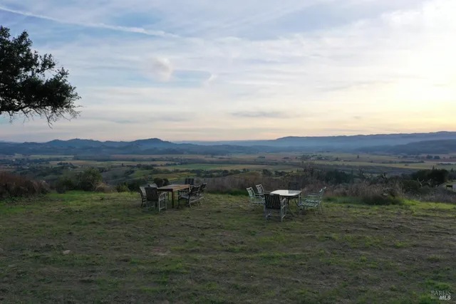 $2,100,000 | 500 Artisan Circle, Geyserville, CA 95441