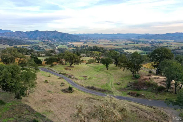 $2,100,000 | 500 Artisan Circle, Geyserville, CA 95441