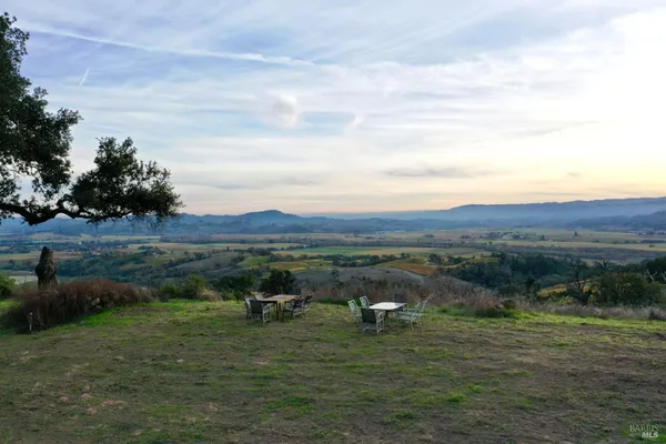 $2,100,000 | 500 Artisan Circle, Geyserville, CA 95441
