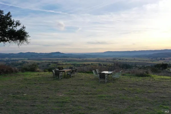 $2,100,000 | 500 Artisan Circle, Geyserville, CA 95441