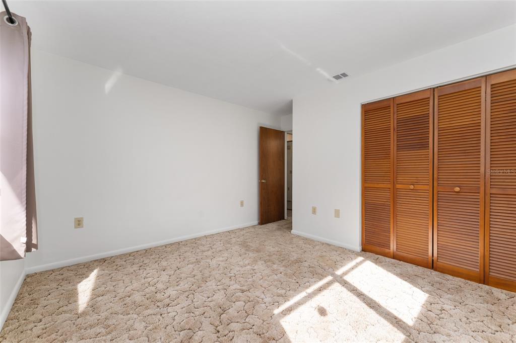 20290 Southwest 97th Place Dunnellon, FL 34431 - Photo 30 of 73 an empty room with a natural light