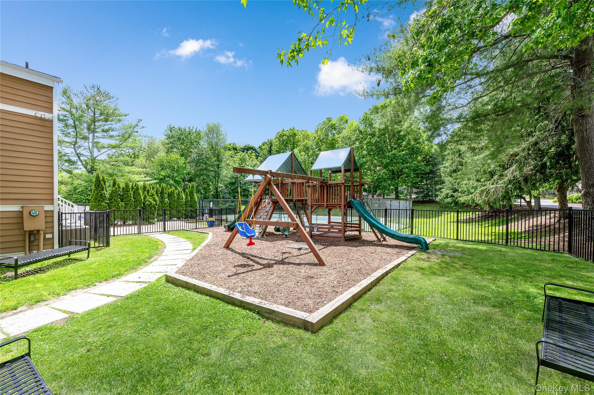 110 Woods End Road Chappaqua, NY 10514 - Photo 27 of 30