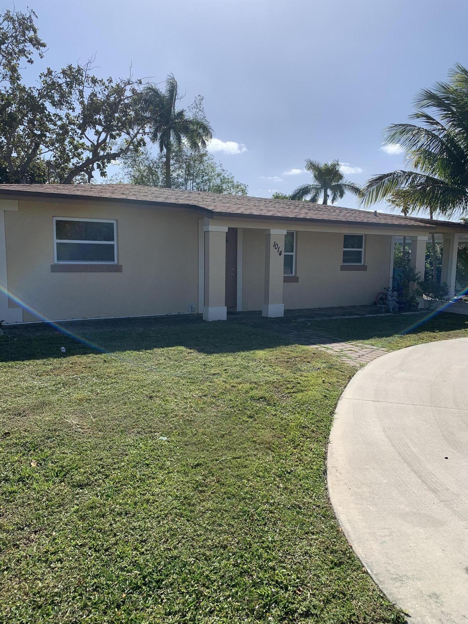 1014 Old Boynton Road Boynton Beach, FL 33426 - Photo 9 of 10 a view of a backyard