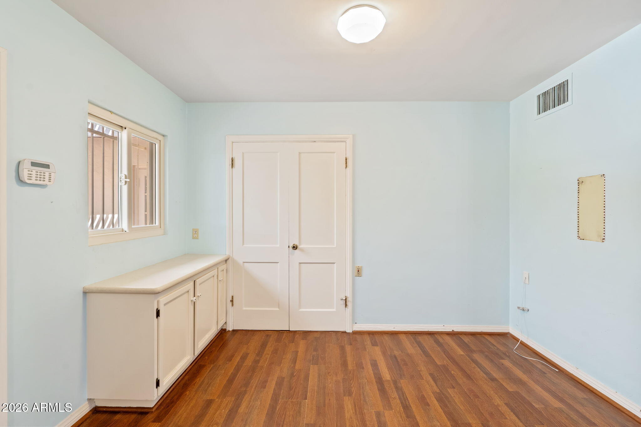 102 East Bethany Home Road Phoenix, AZ 85012 - Photo 13 of 29 23-web-or-mls-DSC_8023