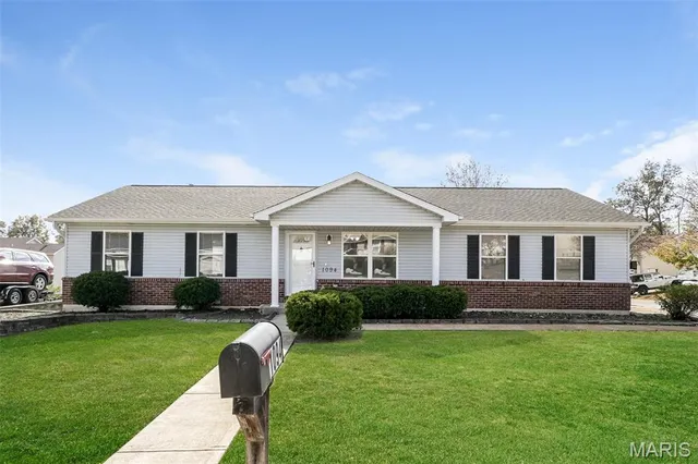 $2,295 | 1094 Eagle Nest Drive, Festus, MO 63028