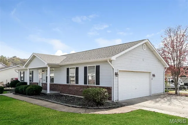 $2,295 | 1094 Eagle Nest Drive, Festus, MO 63028