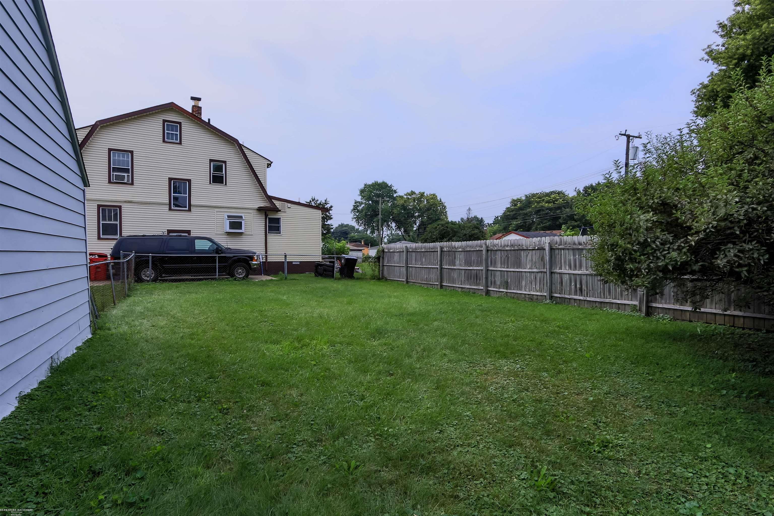 29447 Kelly Road, Unit APARTMENT A Roseville, MI 48066 - Photo 9 of 41
