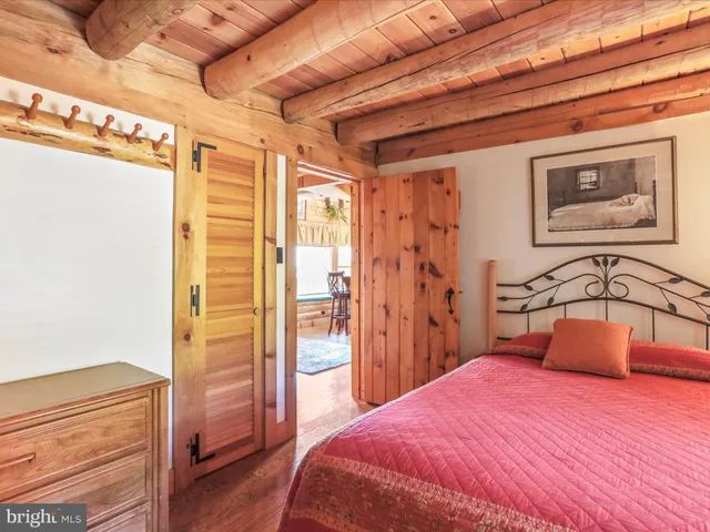 $1,000,000 | 14122 Mercersburg Road, Clear Spring, MD 21722