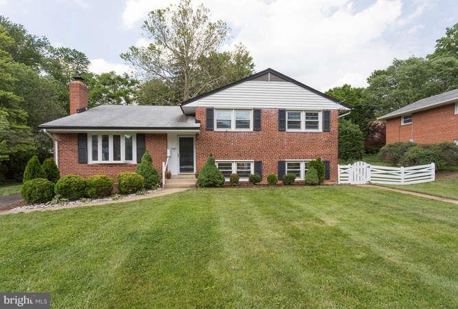 7002 Churchill Road McLean, VA 22101 - Photo 2 of 20 Exterior Front
